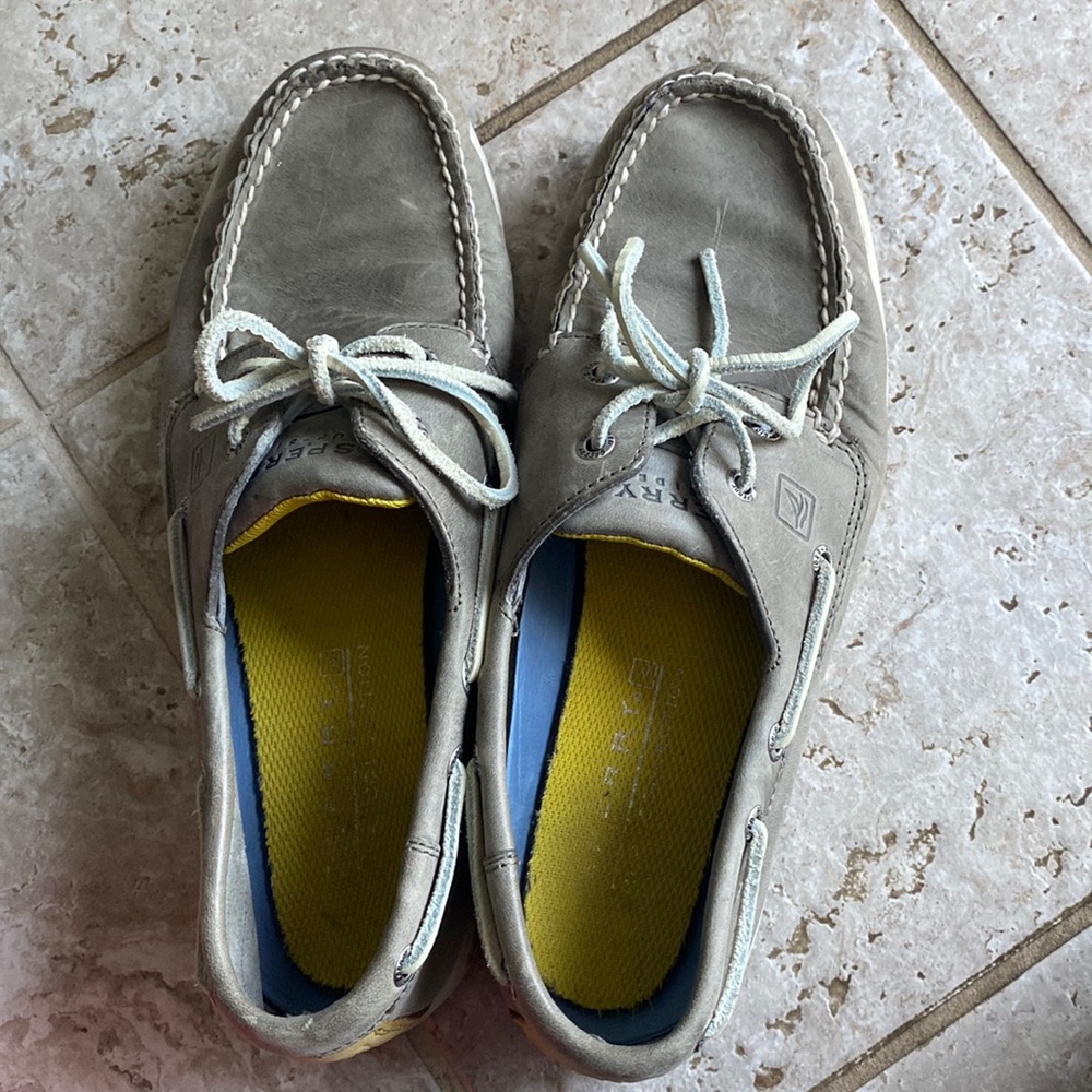 Men’s sperry boat shoes, size 9.5